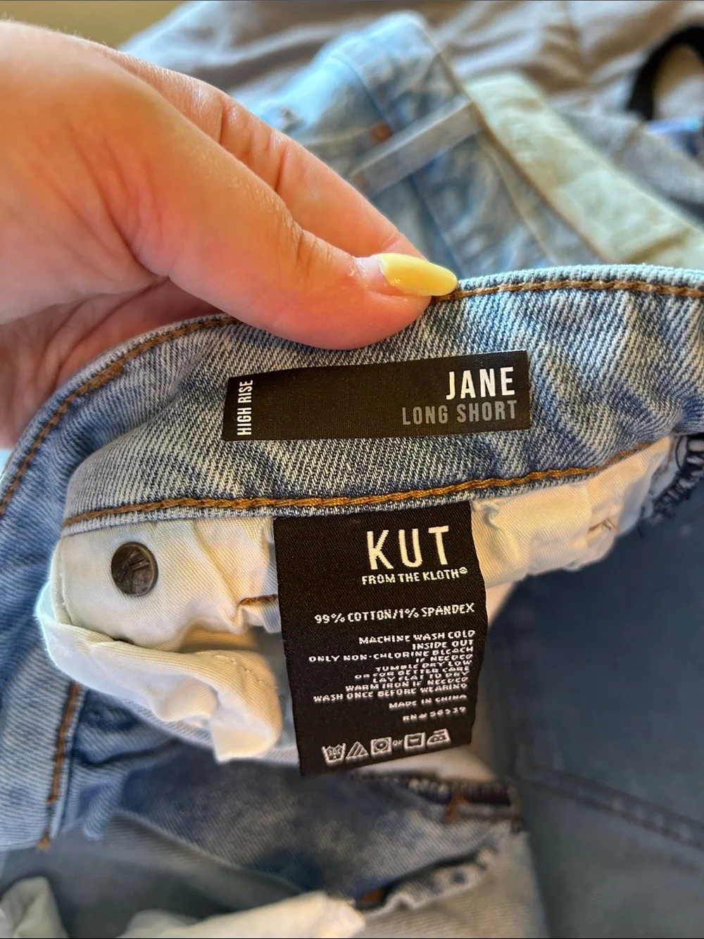 Kut from the Kloth Jane High Rise Long Distressed Denim Shorts Size 4